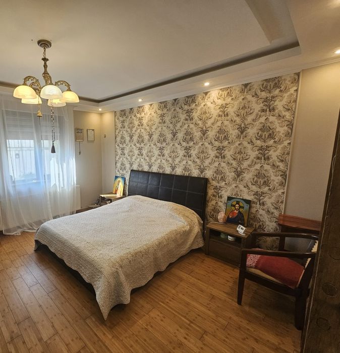 Particular vand casa/vila  P+1