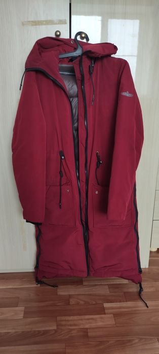 Продам пуховик женский