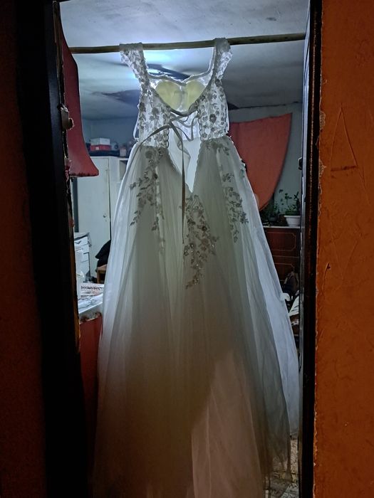 Vând rochie mireasă