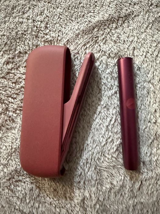 Iqos Iluma nou cu accesorii