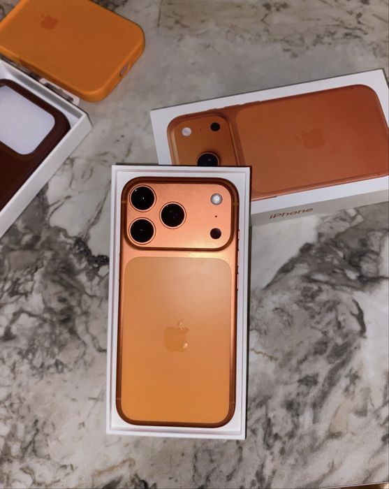 Vand iphone 17 pro orange cosmic
