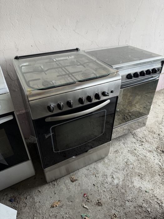 Vand aragaz de inox cu patru ochiuri