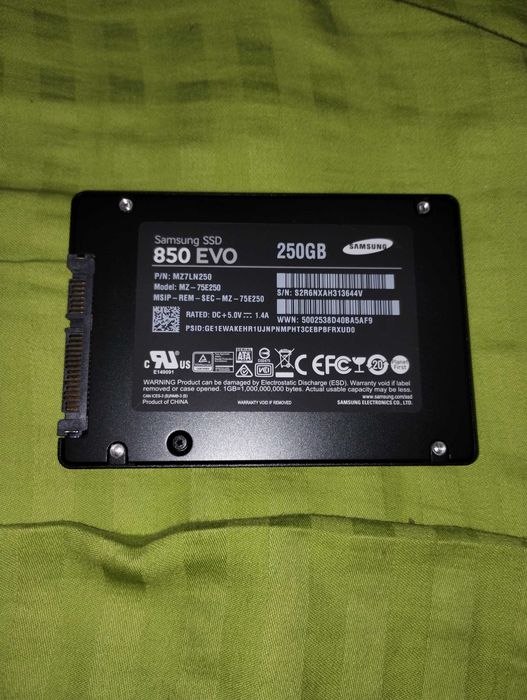 Vand / schimb XFX RX 9060 XT 16GB + ssduri  / hdd