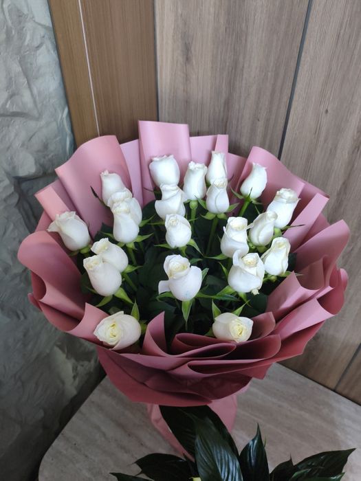 Цветы бу за 8000 роза 23 шт