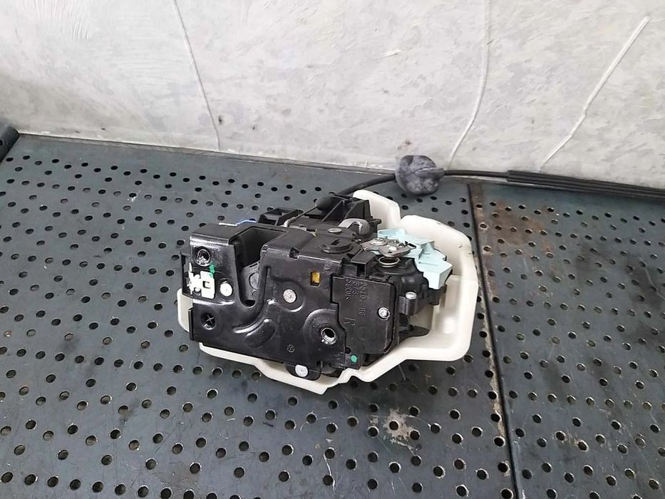 Broasca usa dreapta spate vw golf 6 plus