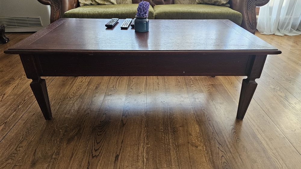 Кожен диван 2бр. + масичка