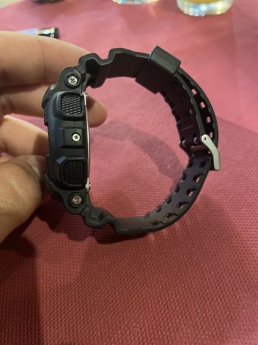 Продавам часовник G-shock ga100 black