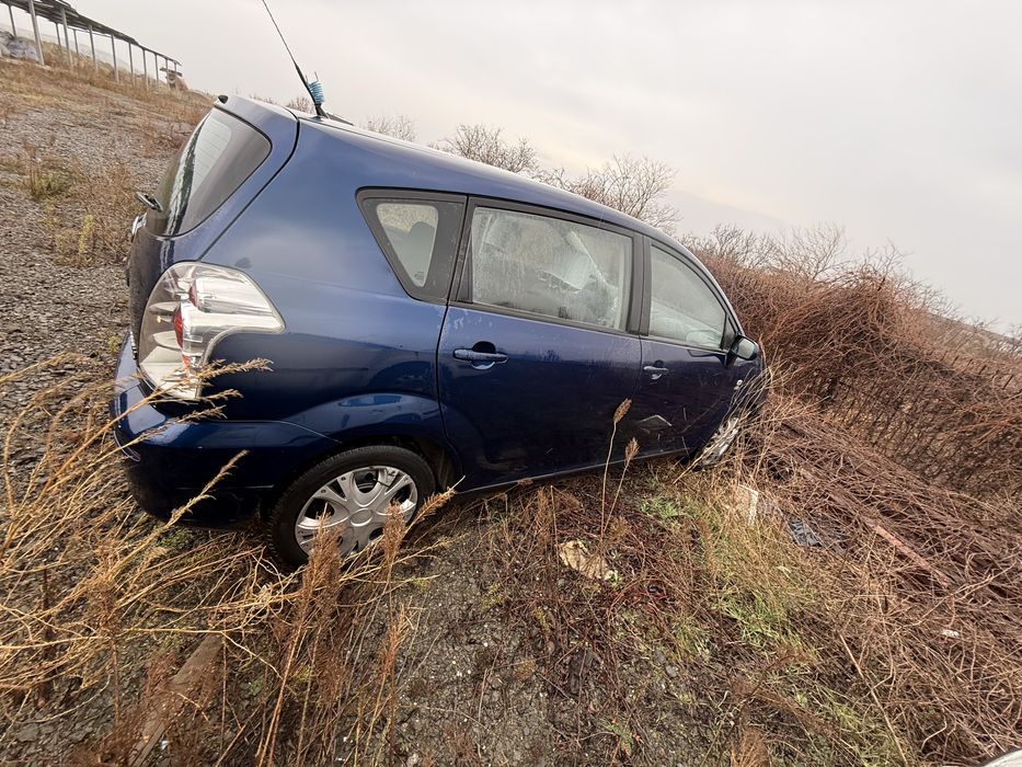 Тойота Корола Версо 2.2 d4d/ Toyota Corolla Verso на части