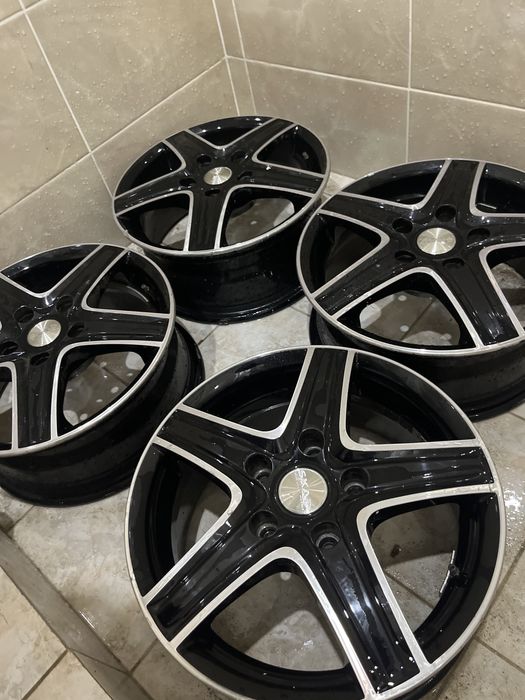 Продам комплект диски R-15 Skad оригинал