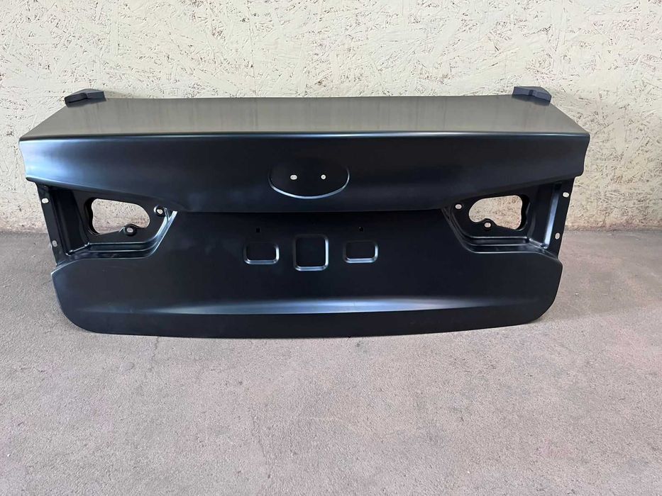 Крышка багажника Киа Рио 2012  / Kia Rio 2017