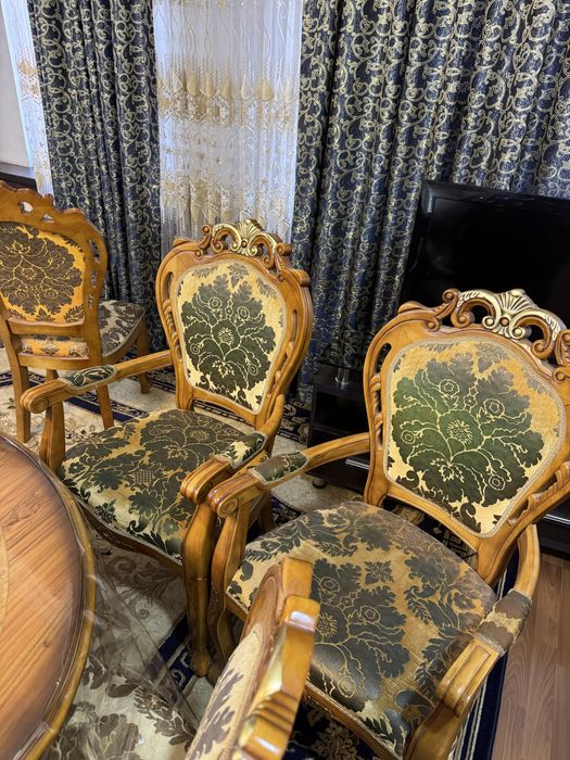 Хитой мебель сотилади. Холати яхши