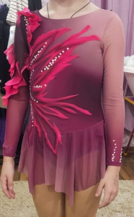 Продам выступательное платье