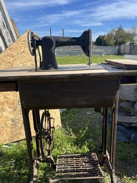 Шевна машина Husgvarna