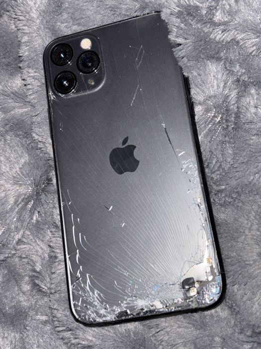 Iphone 11 pro , nu functioneaza display ul