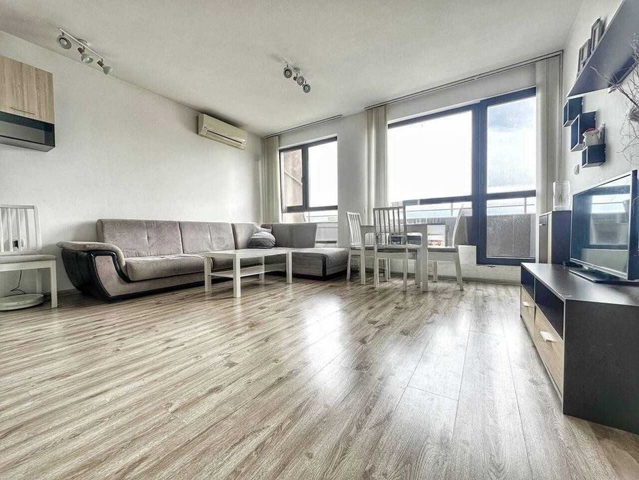 Тристаен апартамент в Южен