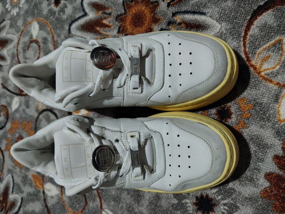 Adidași Tommy Hilfiger