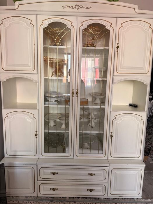 Мебель шкаф сервант