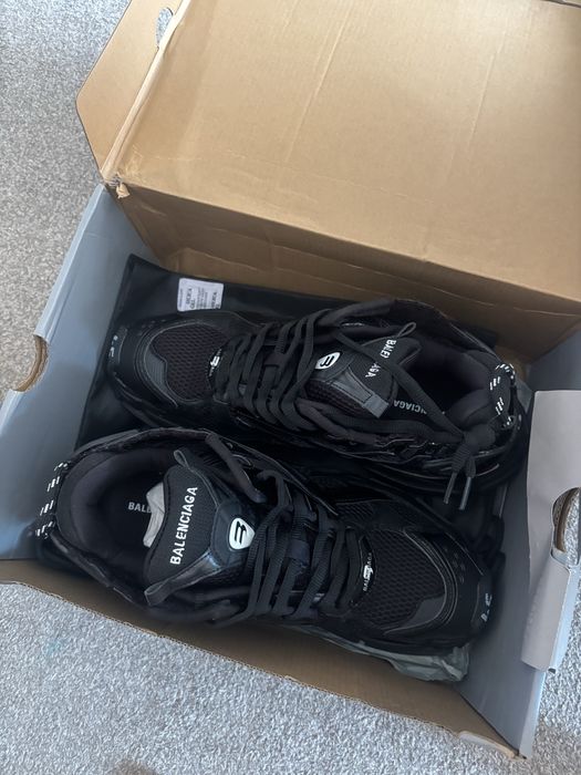 Balenciaga runner black