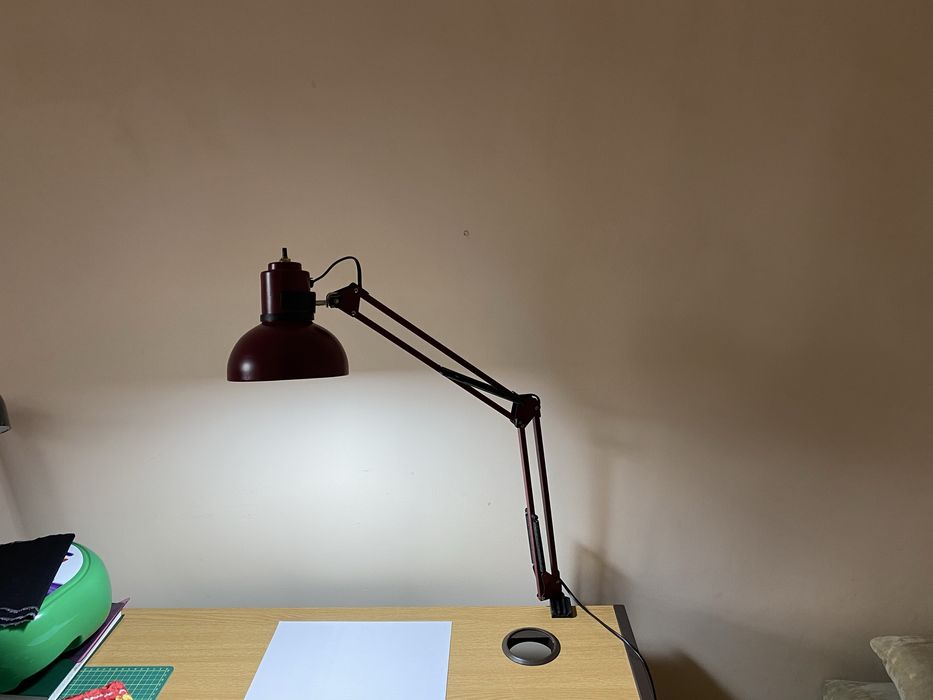 Продается настолная лампа