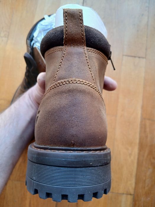 Ghete din piele de vițel,  mărimea 45 ,  400 lei negociabil