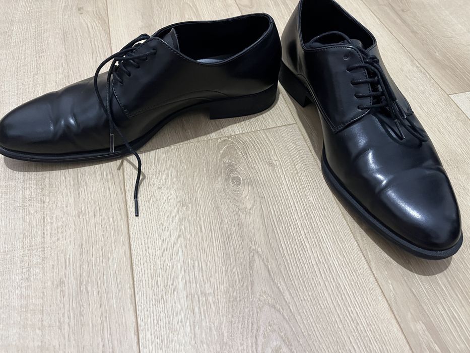 Pantofi negri Zara