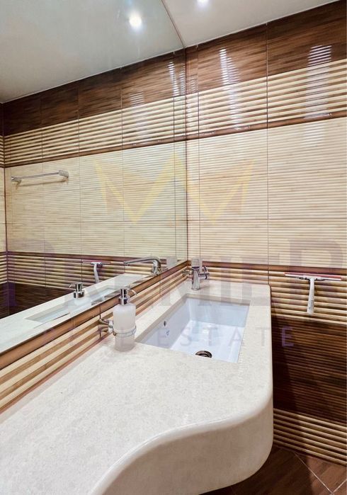 Дава се под наем Двустаен апартамент в Варна, Център - 80 кв.м за 714 € - Снимка #9