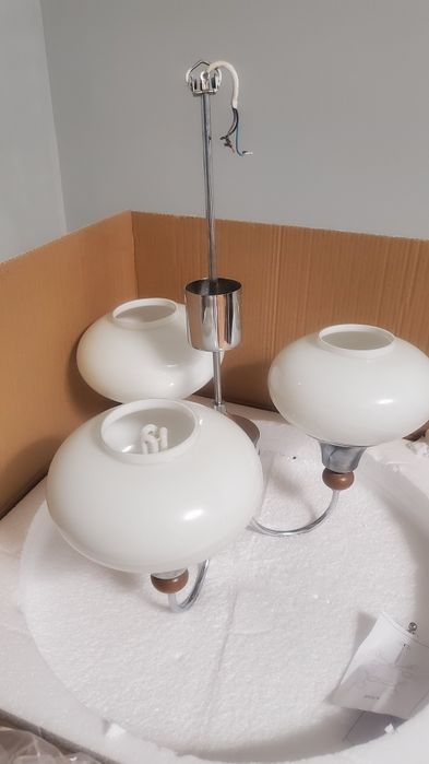 Бял полулей със сребристо