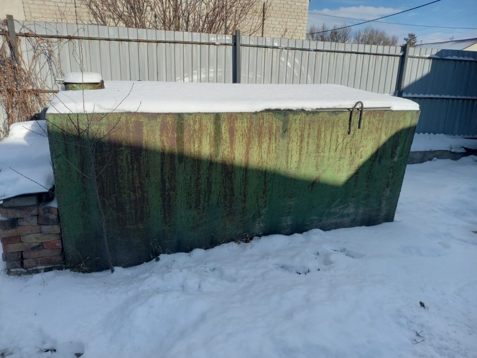 Продам метолический емкасть