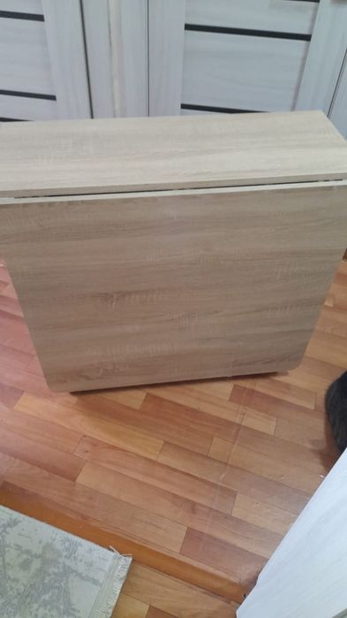 Отдадим стол книжка бесплатно!