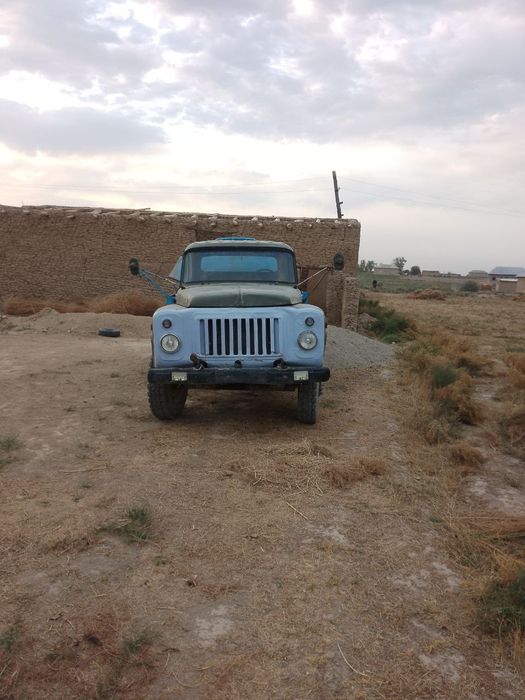 Gaz53 sotldi moshin yaxshi 210 talik metan gazi bor