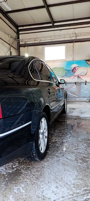Vând Volkswagen Passat