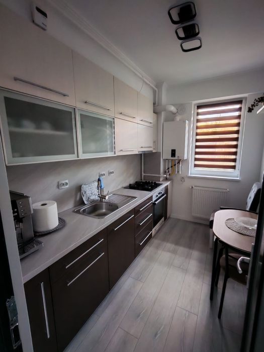 Se oferă spre închiriere apartament cu 2 camere in Dej.