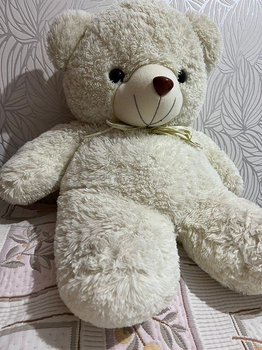 Плюшевый медведь, белый