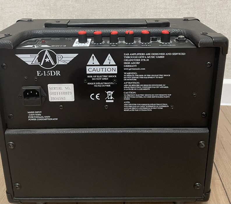 Комбоусилитель GEWA Zar E-15DR Black