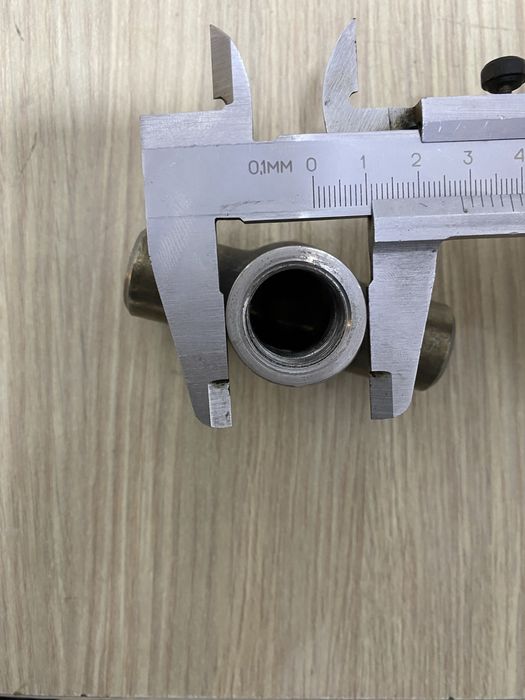 Radiator T-fitingi