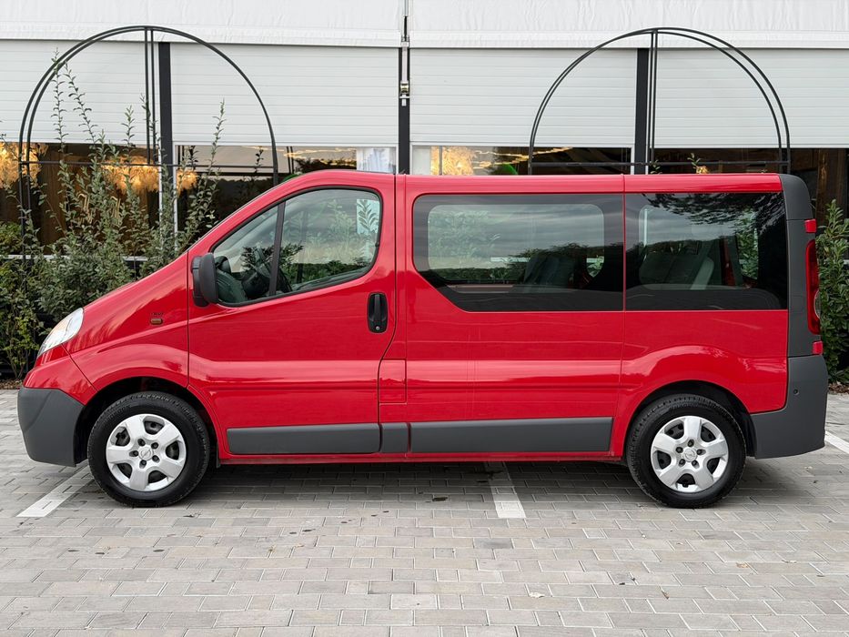 Opel Vivaro | Pilot Automat | 9Locuri | Clima | Carlig|Euro5|