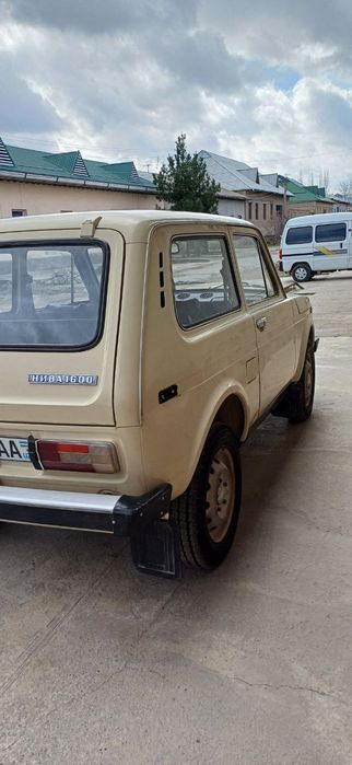 Ваз 2121 4х4 срочно сотилади радной краска 91.000пробег