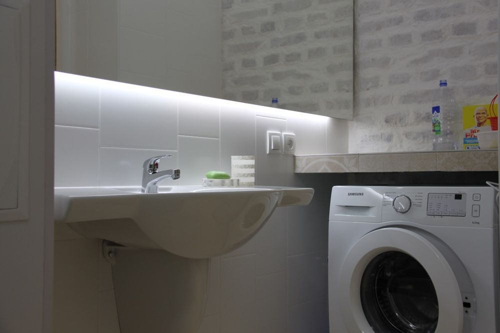 Сдаю квартиру посуточно, м.Космонавтов. Центр, чисто, мак. на 2х чел .