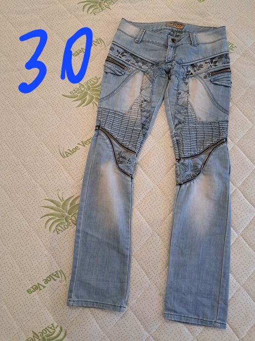 Запазени дамски дънки