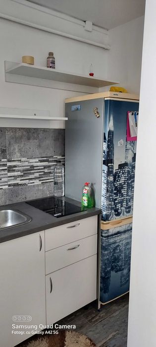 Închiriez garsonieră modificată, 32mp utili, pe strada Independentei