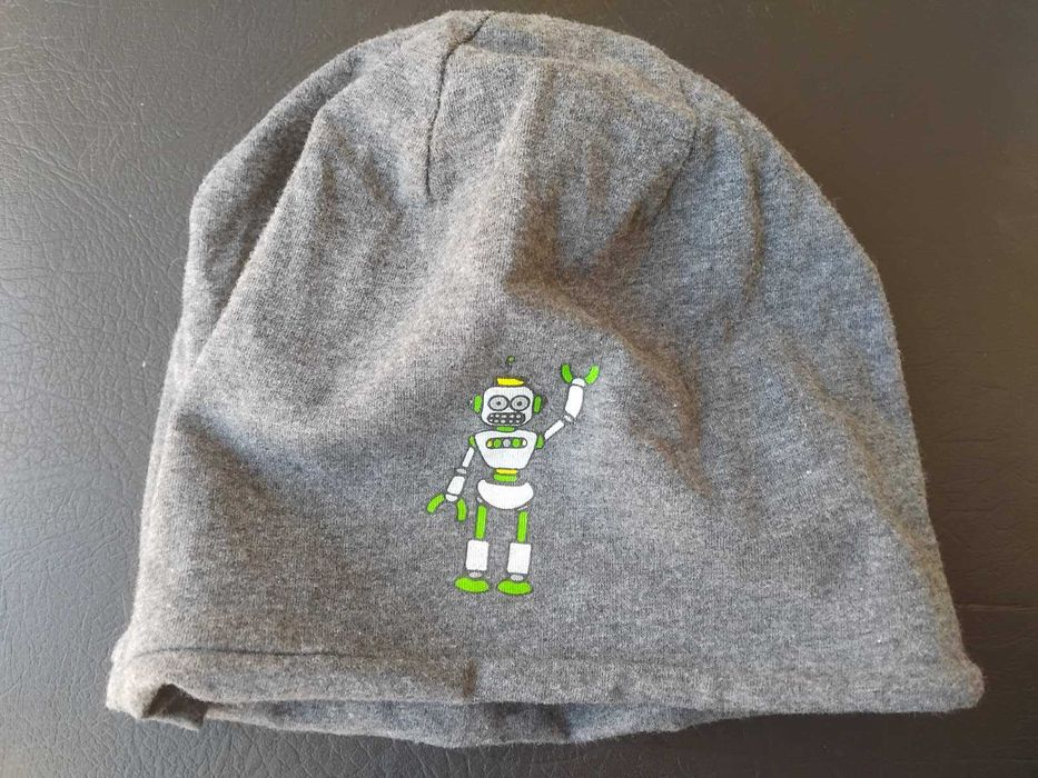 НОВА Детска Шапка с Роботче