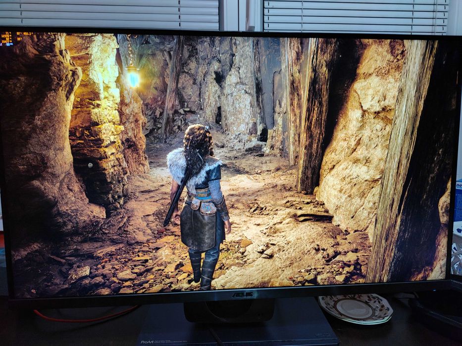 продавам 32 инчов 4k професионален монитор ASUS ProArt PA32UCG