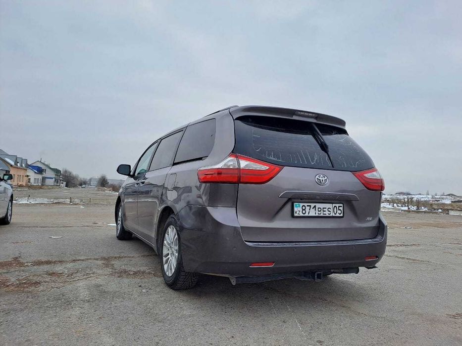 Продам машину -Toyota Sienna