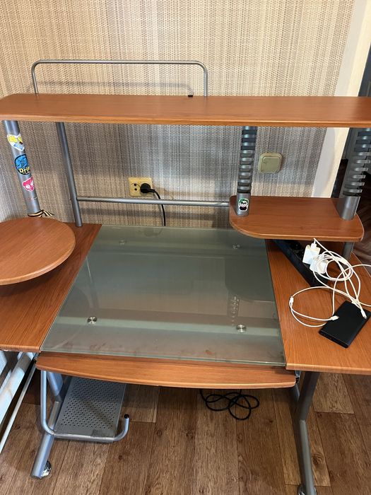 Компьютерный стол