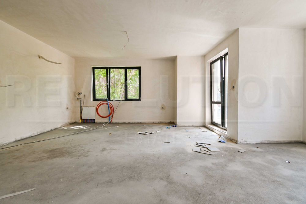 Продава се Тристаен апартамент в София, Бъкстон - 103 кв.м за 2457 €/кв.м - Снимка #1