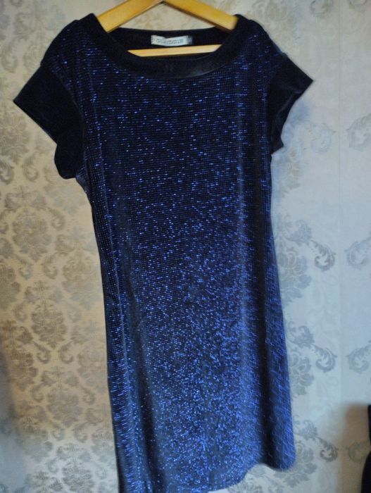 Продам платья р48.