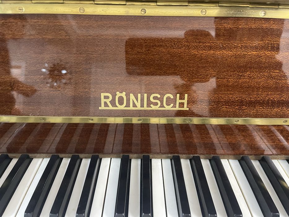 Пианино RONISCH обмен не интересен !!!