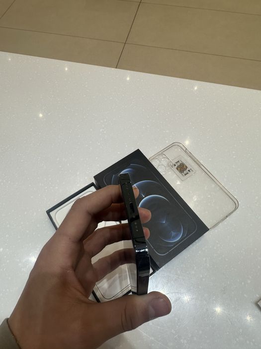 Продается Айфон 12 про