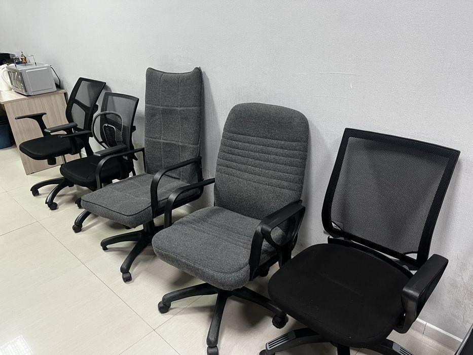 Продам офисные кресла