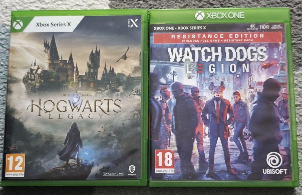 Xbox series X с 2 игри и батерии